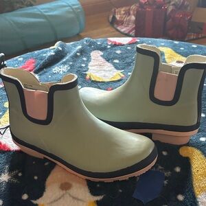 Woman’s Green and Pink Ankle Boots